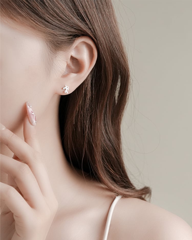 清新森林系 小鳥與樹葉 不對稱 耳針/無耳洞黏貼式耳環 模特兒展示