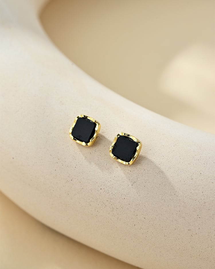 復古金邊黑方塊 耳針/無耳洞黏貼式耳環 場景展示