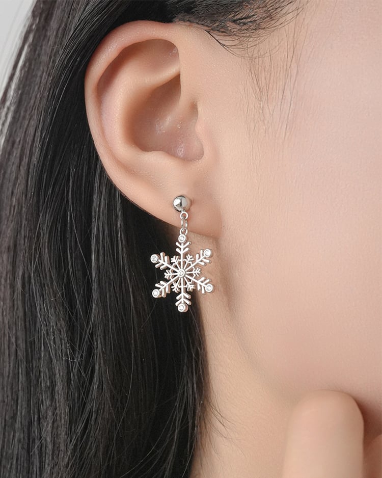 聖誕銀光閃閃雪花 耳針/無耳洞黏貼式耳環 模特兒展示