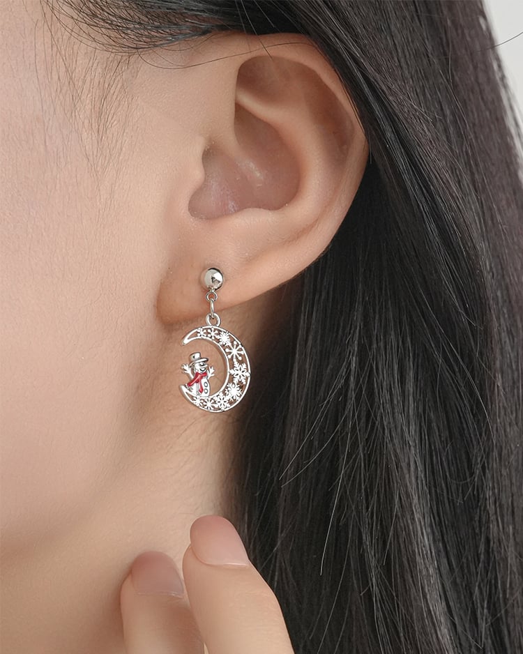 聖誕弦月雪人 耳針/無耳洞黏貼式耳環 模特兒展示
