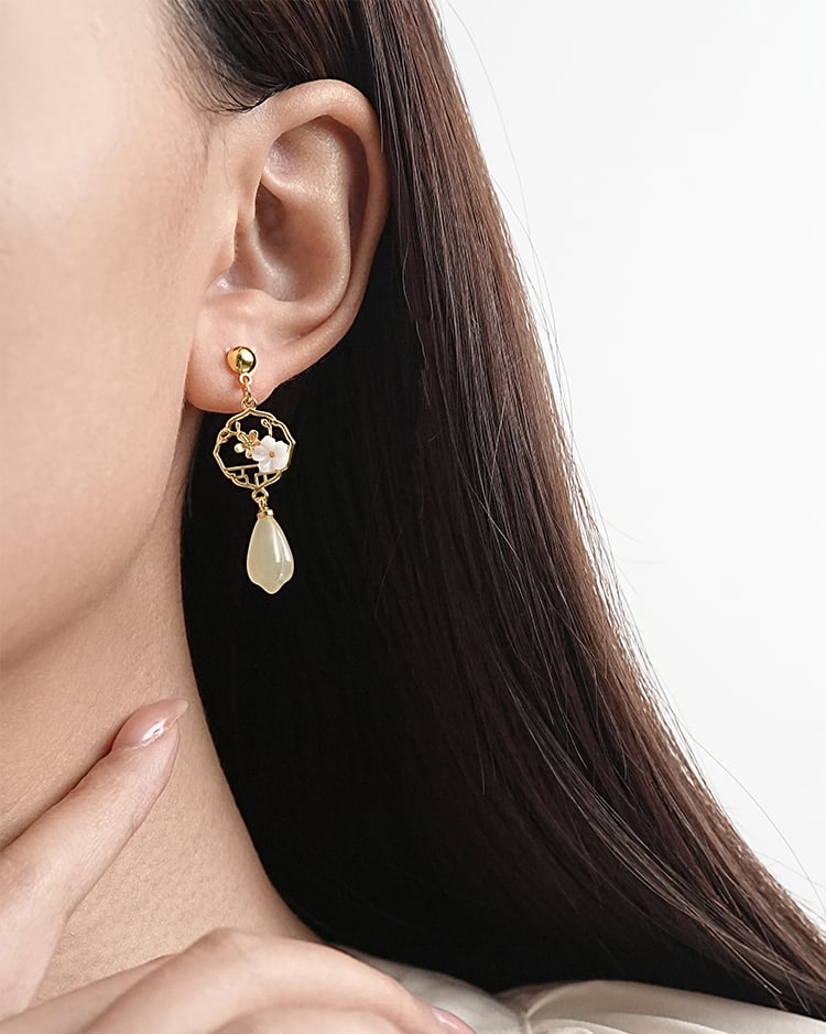 春櫻水漾耳環 耳針/無耳洞黏貼式耳環 模特兒展示