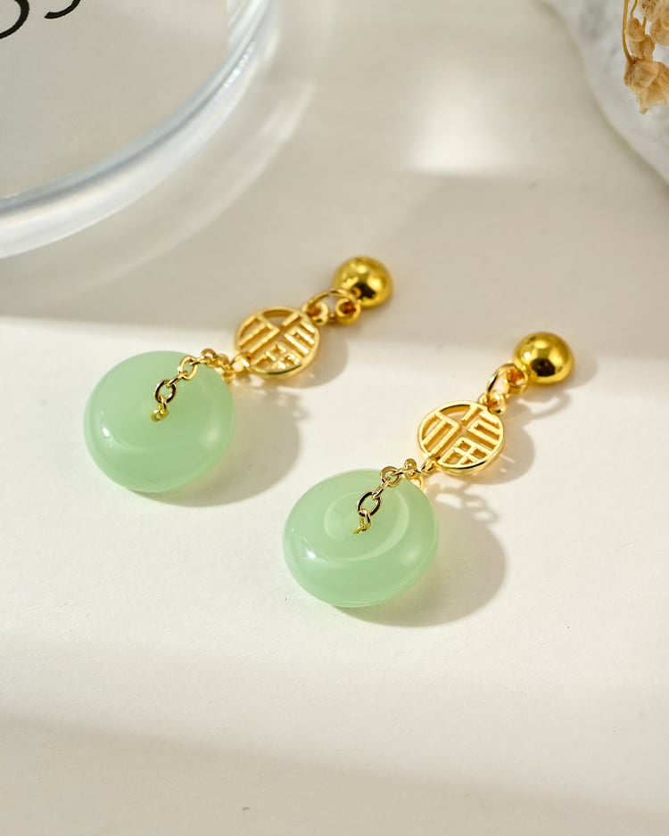 古韻福字平安玉 耳針/無耳洞黏貼式耳環 場景展示