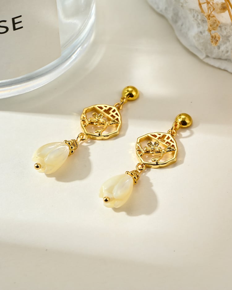 窗映簍空春櫻 耳針/無耳洞黏貼式耳環 場景展示