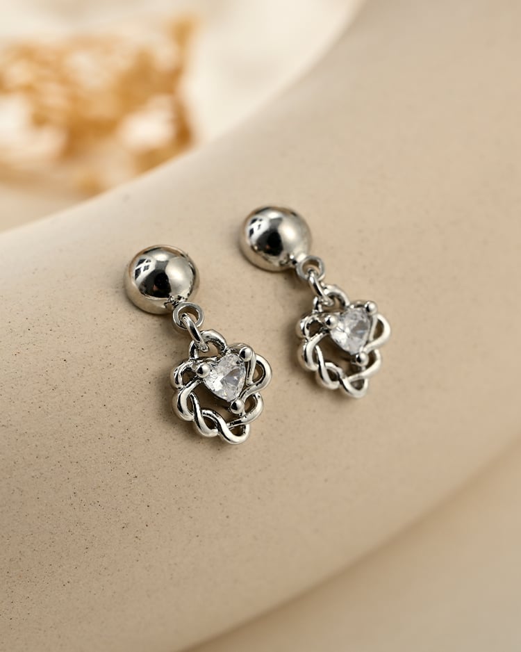 珍珠閃耀編織 耳針/無耳洞黏貼式耳環 場景展示