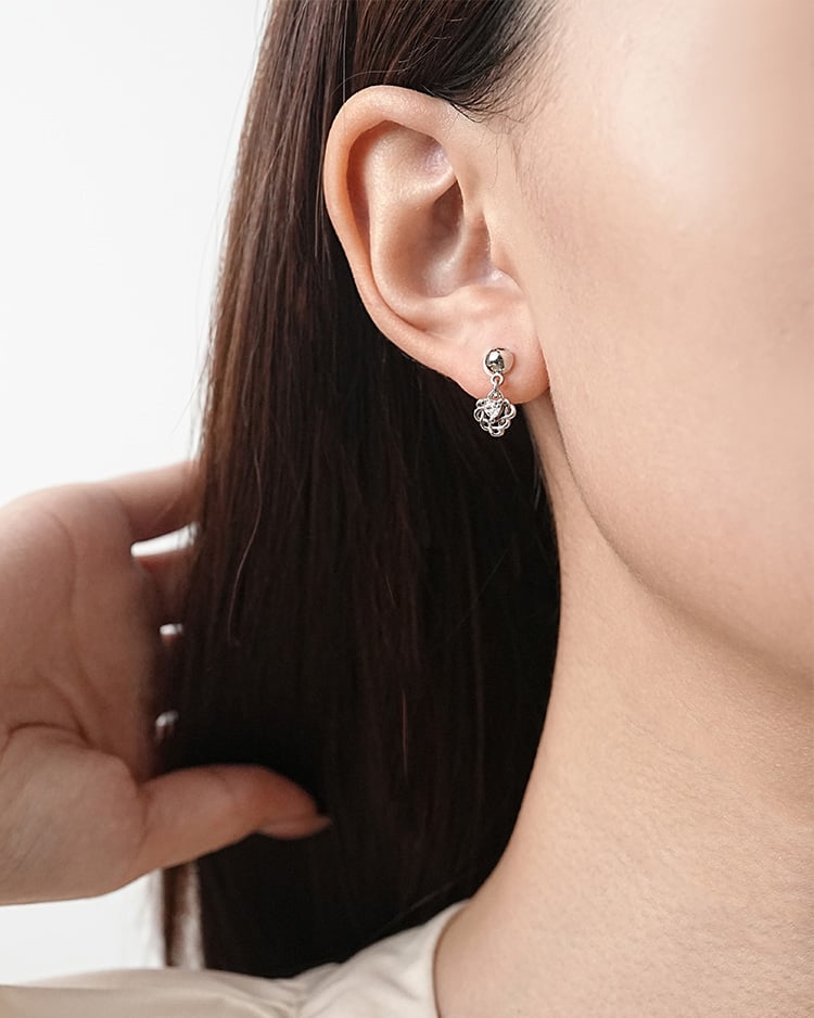 珍珠閃耀編織 耳針/無耳洞黏貼式耳環 模特兒展示