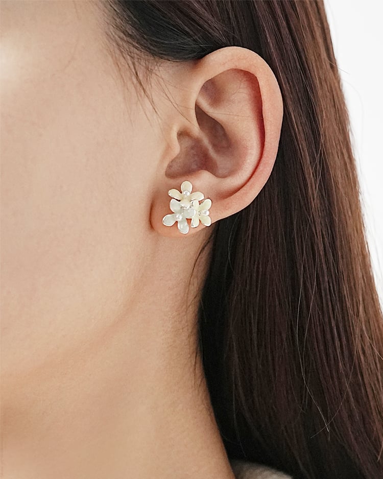 清新繁花盛開 耳針/無耳洞黏貼式耳環 模特兒展示