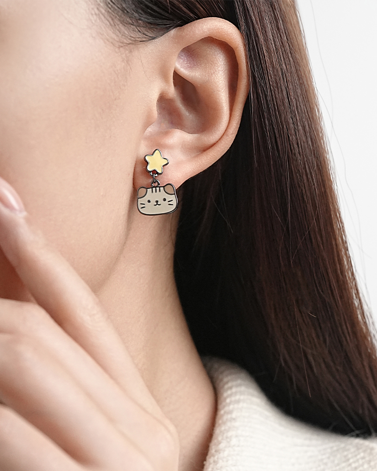 星願躲貓貓 耳針/無耳洞黏貼式耳環 模特兒展示