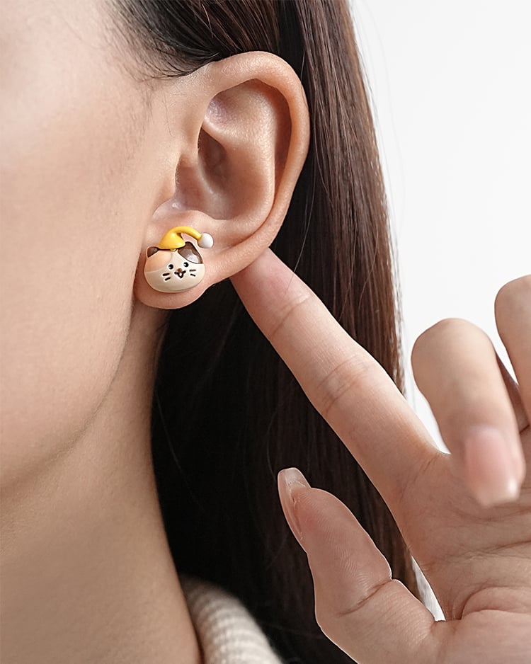 夢遊睡帽小貓 耳針/無耳洞黏貼式耳環 模特兒展示