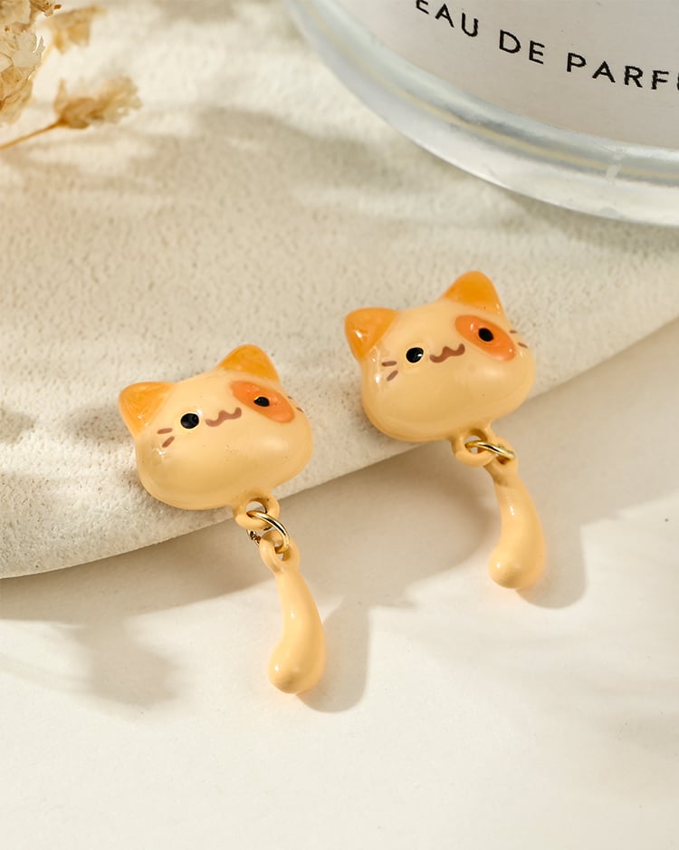 貓咪垂墜尾巴 耳針/無耳洞黏貼式耳環 場景展示
