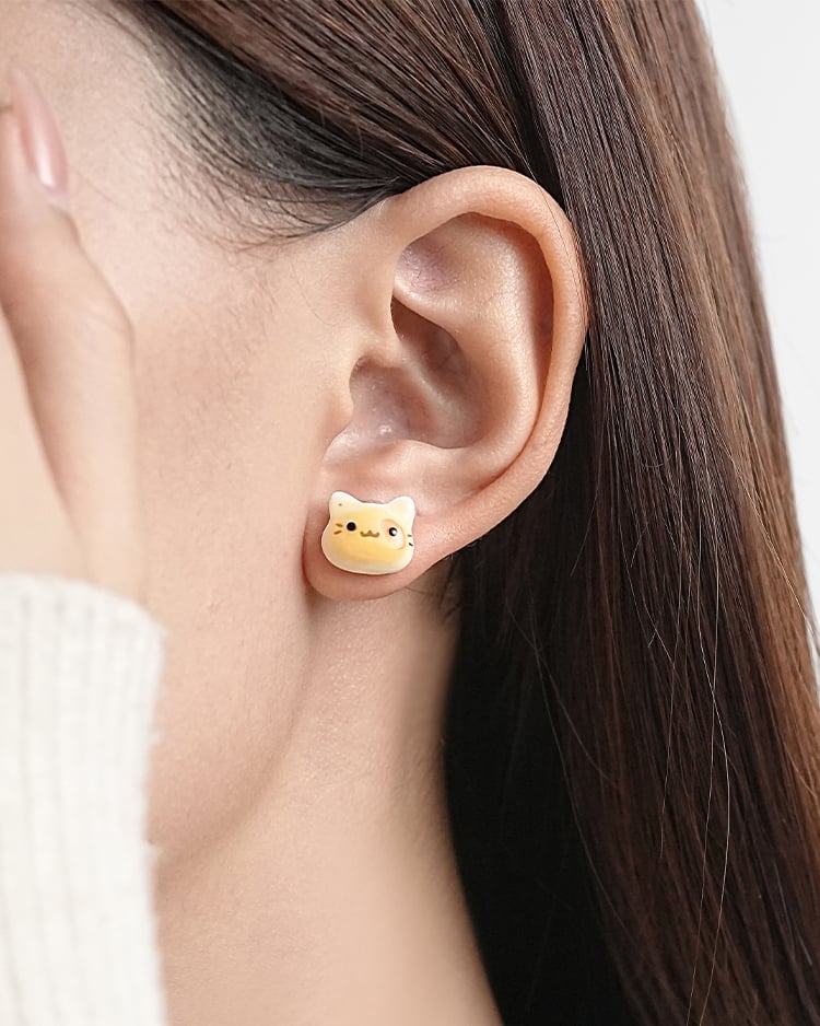 暖心小花貓 耳針/無耳洞黏貼式耳環 模特兒展示