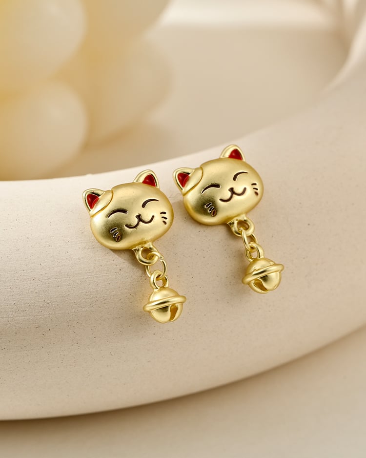 開運招財小貓 耳針/無耳洞黏貼式耳環 場景展示
