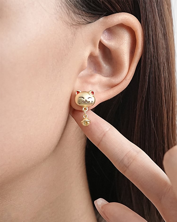 開運招財小貓 耳針/無耳洞黏貼式耳環 模特兒展示