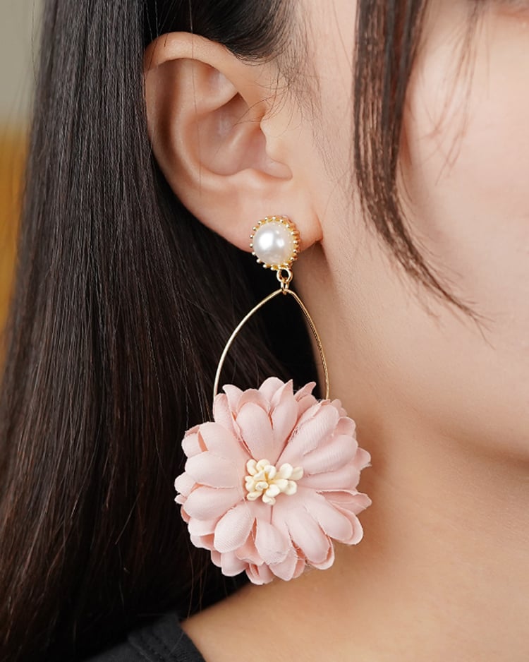 粉漾盛典大花朵 耳針/無耳洞黏貼式耳環 模特兒展示