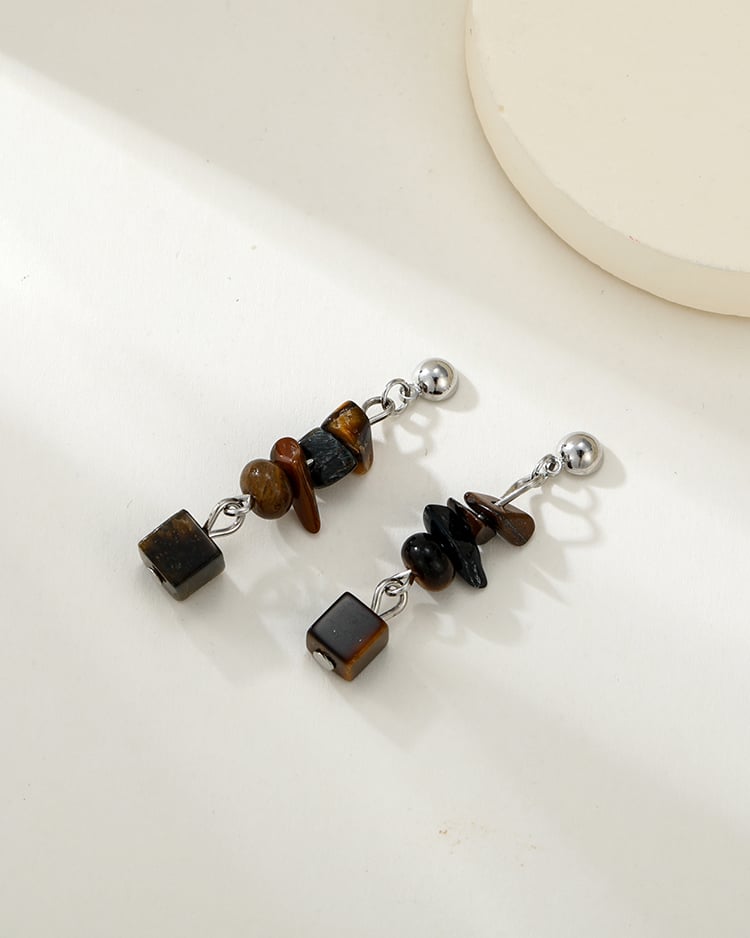 琥珀光影虎眼石 耳針/無耳洞黏貼式耳環 場景展示