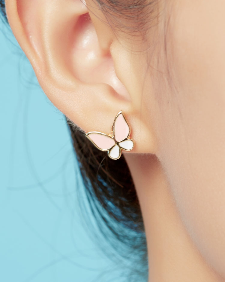 小雞與蝴蝶不對稱 耳針/無耳洞黏貼式耳環 模特兒展示