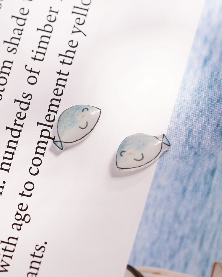 藍色小魚熱縮片 無耳洞黏貼式耳環 場景展示