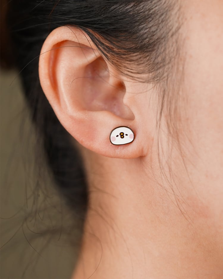 卡娜赫拉的小動物 P助系列 好想睡覺哦 無耳洞黏貼式耳環 模特兒展示