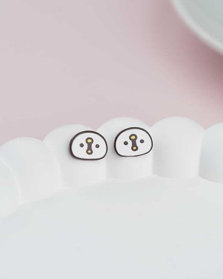 卡娜赫拉的小動物 P助系列 超級驚訝  無耳洞黏貼式耳環 模特兒展示