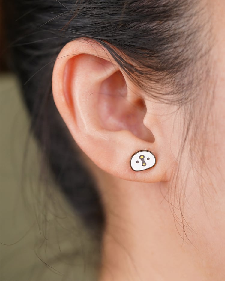 卡娜赫拉的小動物 P助系列 超級驚訝  無耳洞黏貼式耳環 模特兒展示