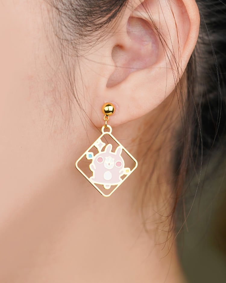 卡娜赫拉的小動物 手舞足蹈的兔兔與P助 無耳洞黏貼式耳環 場景展示