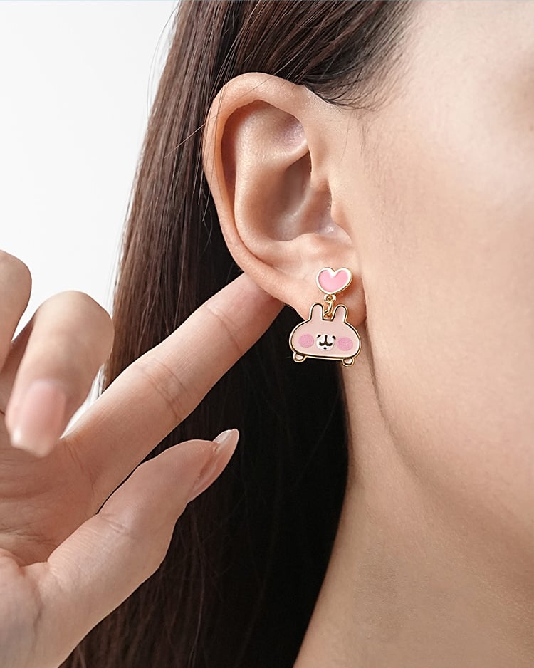 卡娜赫拉的小動物 心動的兔兔與P助 無耳洞黏貼式耳環 模特兒展示
