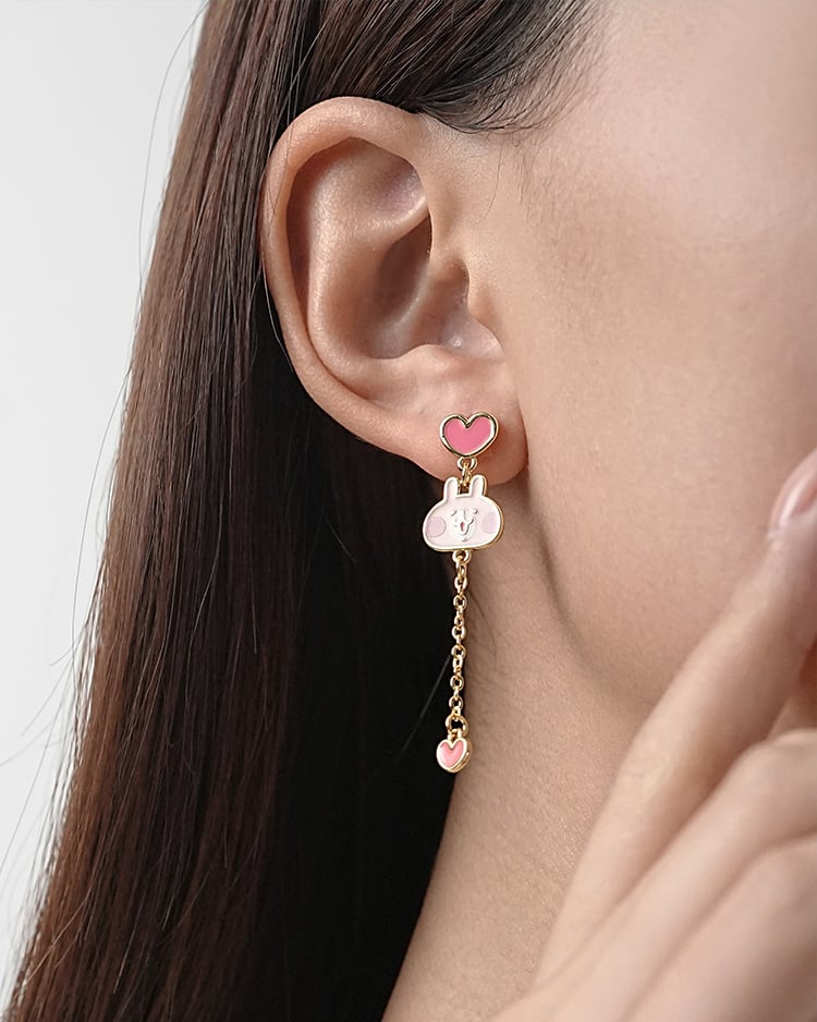 卡娜赫拉的小動物 戀愛細鍊兔兔 無耳洞黏貼式耳環 模特兒展示