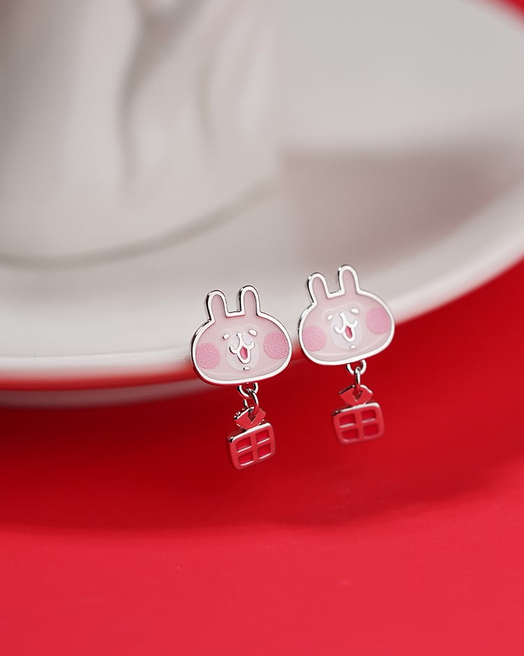 卡娜赫拉的小動物 聖誕兔兔小禮物 無耳洞黏貼式耳環 場景展示