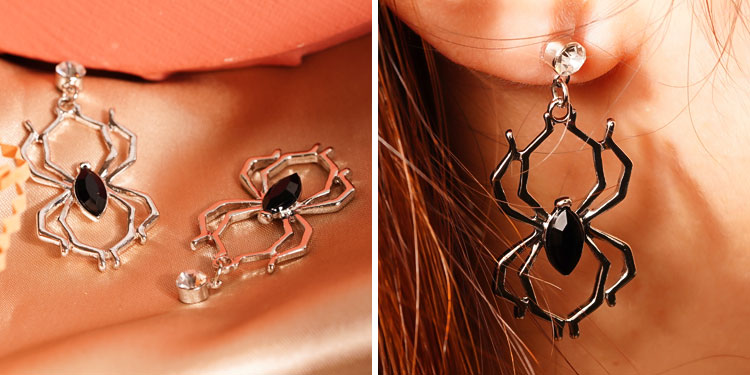 模特兒配戴展示: 【16款】萬聖節限定-搞怪蜘蛛幽靈骷髏 針式/無耳洞黏貼式耳環