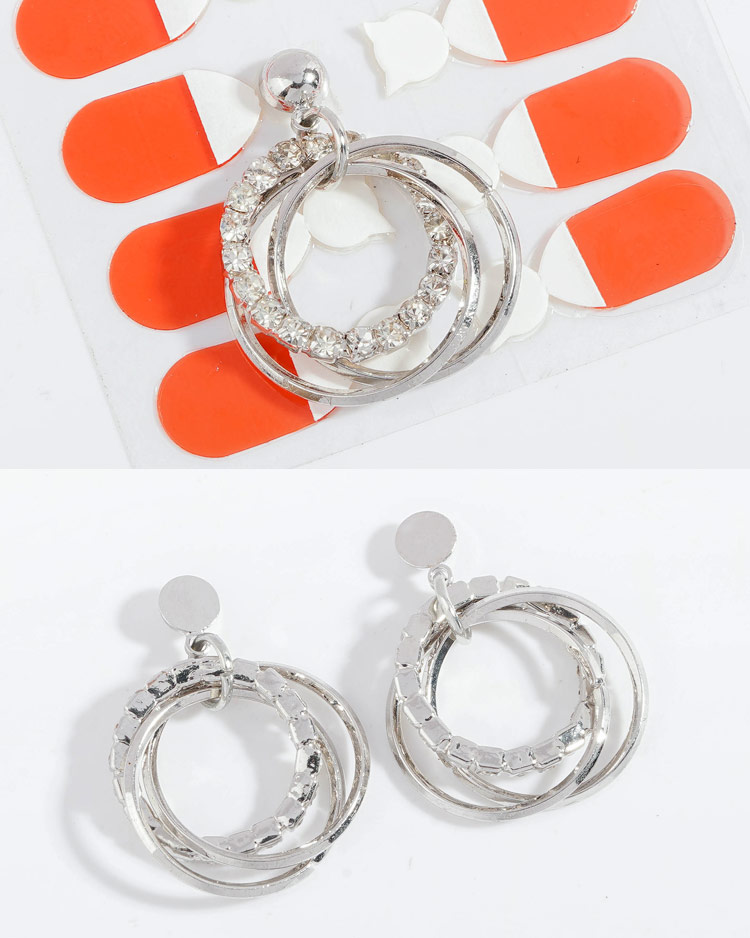 時尚優雅三環鑲鑽 無耳洞黏貼式耳環  細節展示