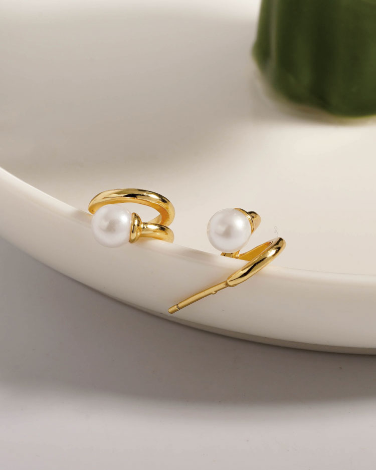 法式浪漫雙線條珍珠鏤空 耳針耳環[純銀] 場景展示