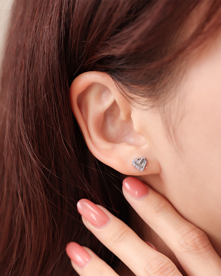 剛性之愛 無耳洞黏貼式耳環 模特兒展示