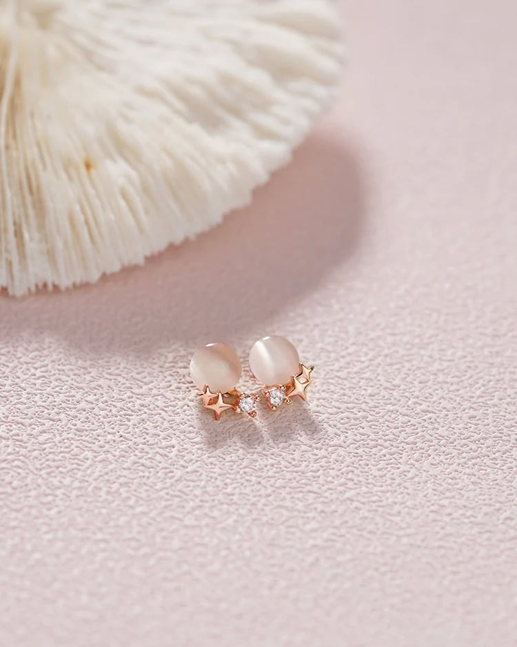 滿月生輝  無耳洞黏貼式耳環 場景展示