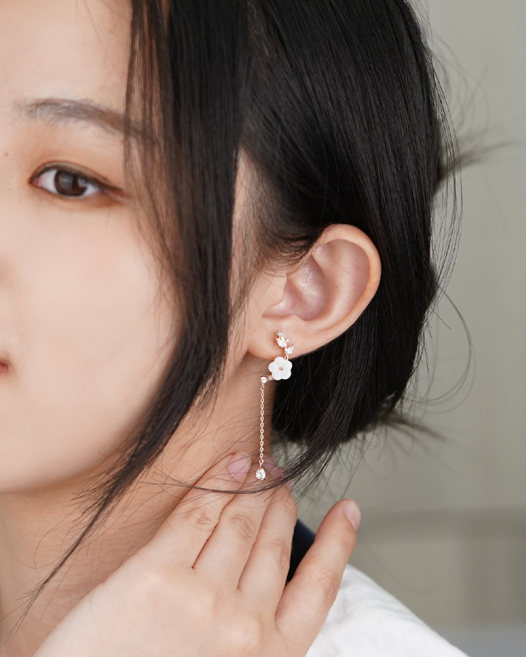 花語輕柔  無耳洞黏貼式耳環 模特兒展示